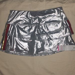NWT Olympian Scallop Skirt